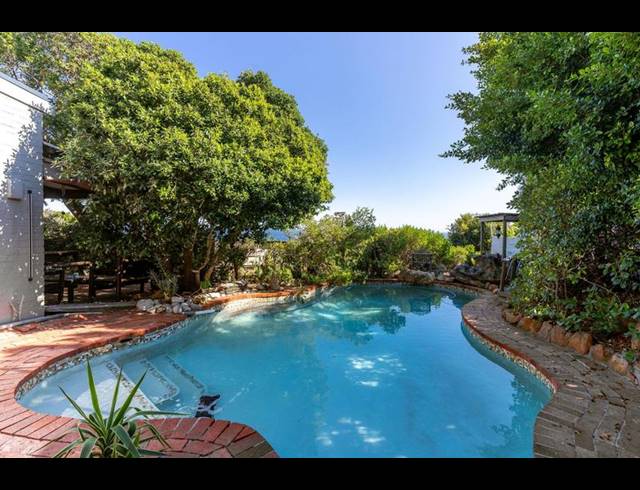 6 BEDROOM HOUSE FOR SALE IN LLANDUDNO